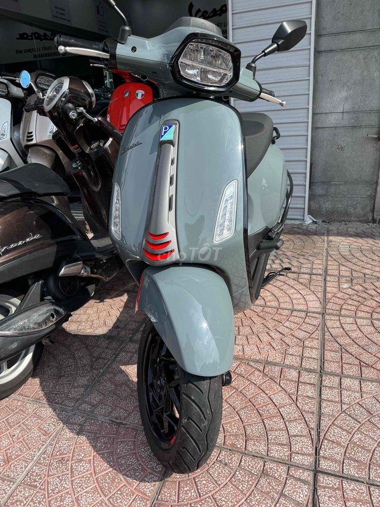 Piaggio Vespa 2025 - ảnh 1