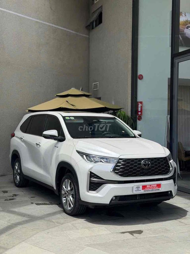 Toyota Innova Cross 2025 - ảnh 1
