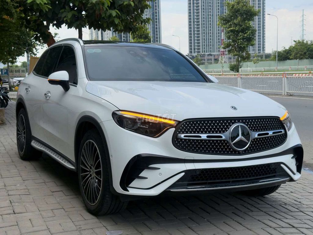 Mercedes-Benz GLC 300 4Matic 2023 - ảnh 2