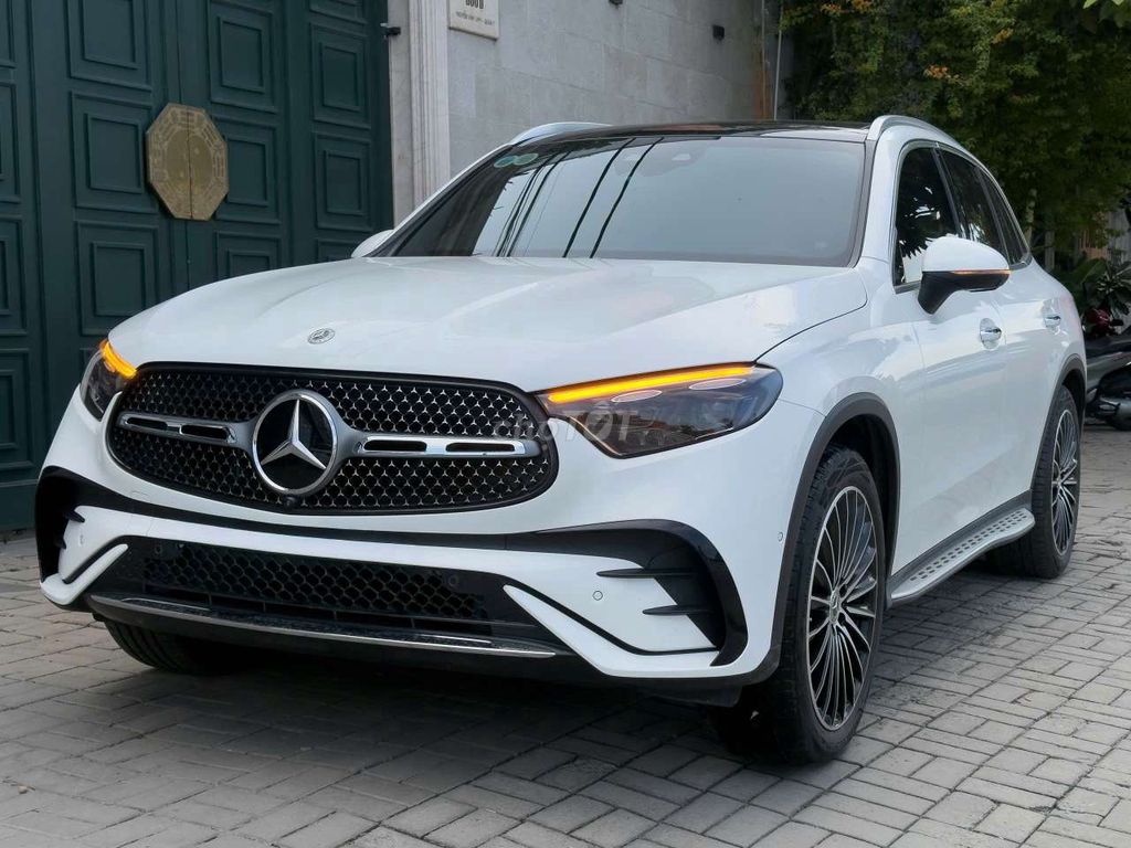 Mercedes-Benz GLC 300 4Matic 2023 - ảnh 3
