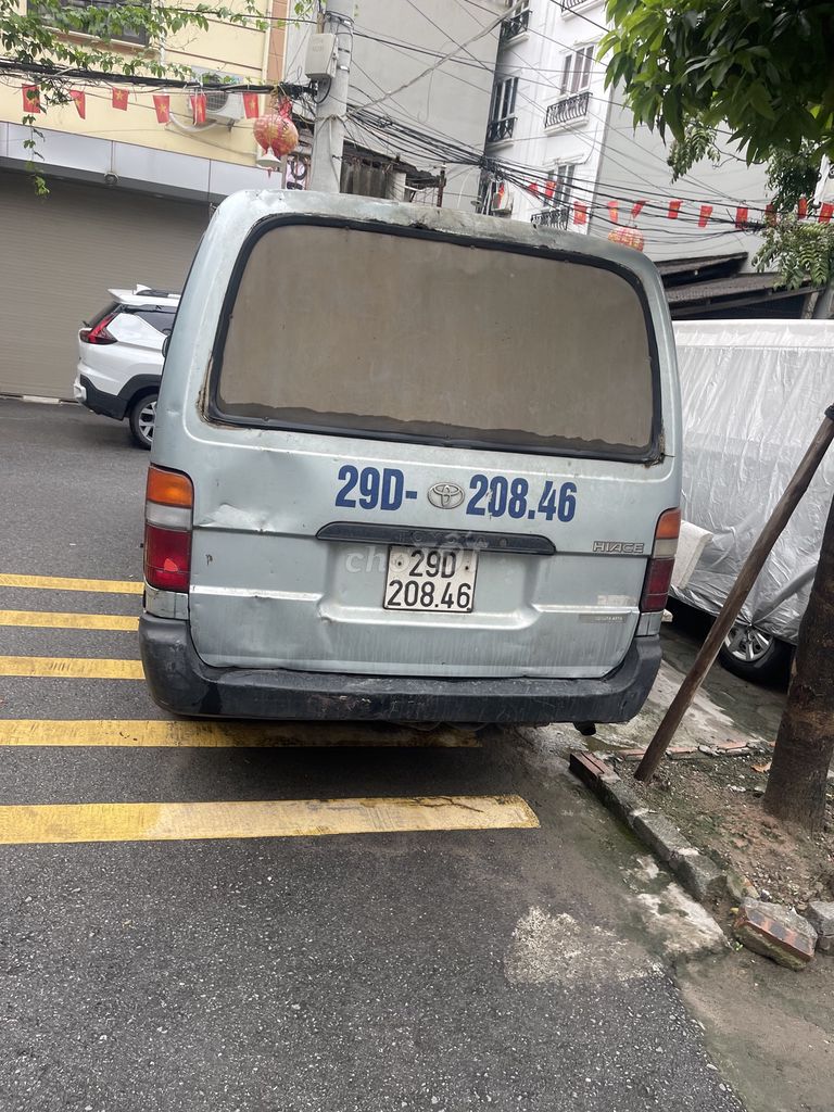 Toyota Hiace 2002 - ảnh 1