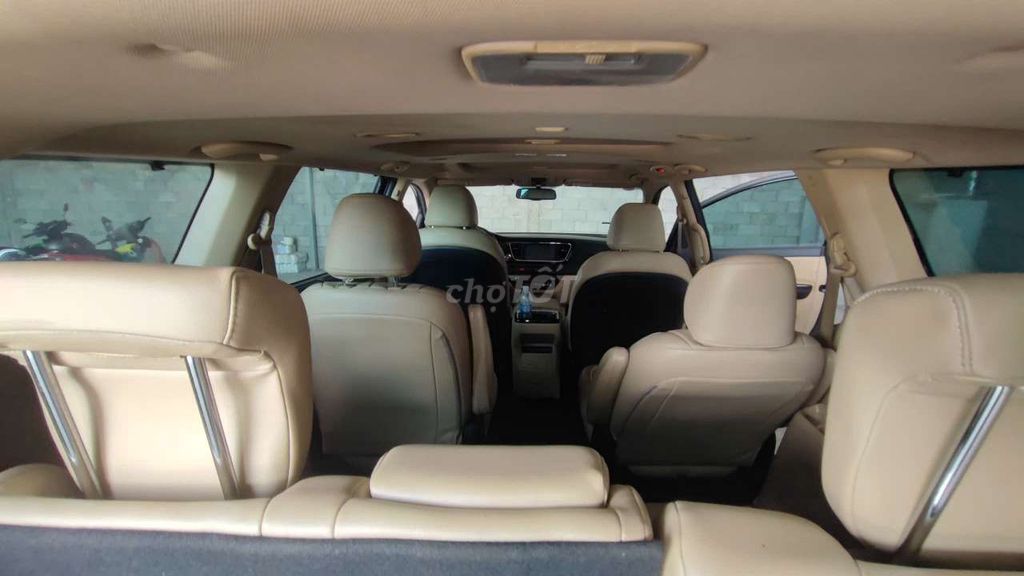 Kia Sedona - ảnh 4