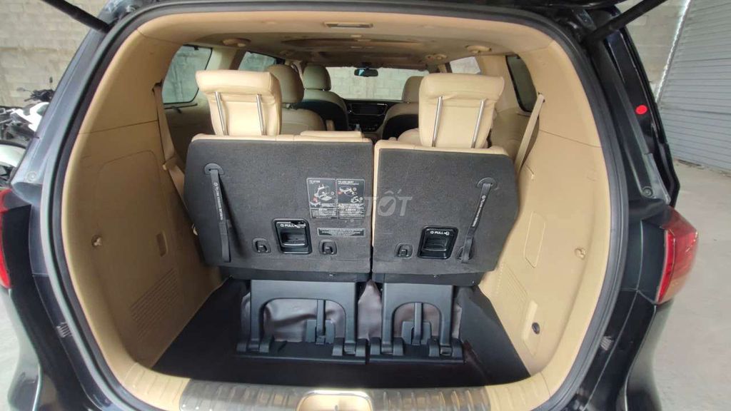 Kia Sedona - ảnh 5