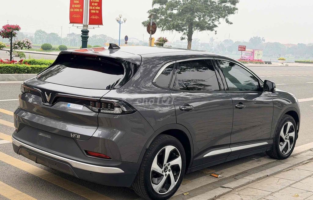 VinFast VF8 Eco 2023 - ảnh 3