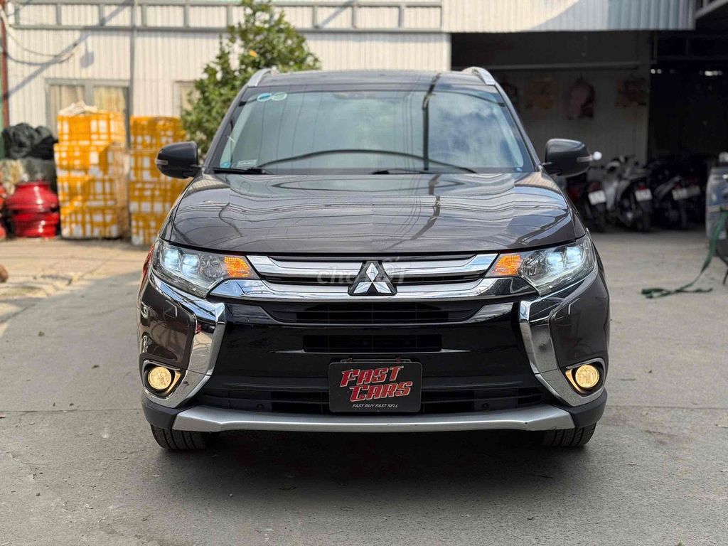 Mitsubishi Outlander 2017 - ảnh 1