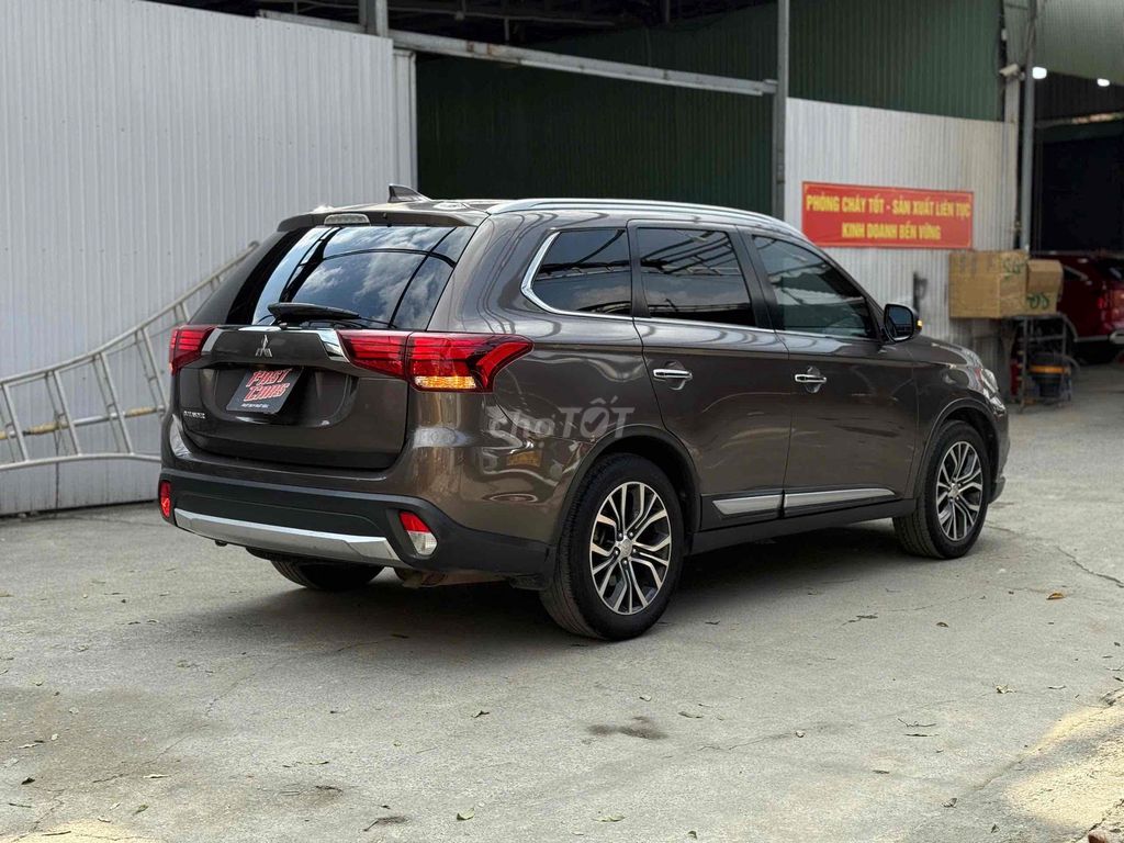 Mitsubishi Outlander 2017 - ảnh 5