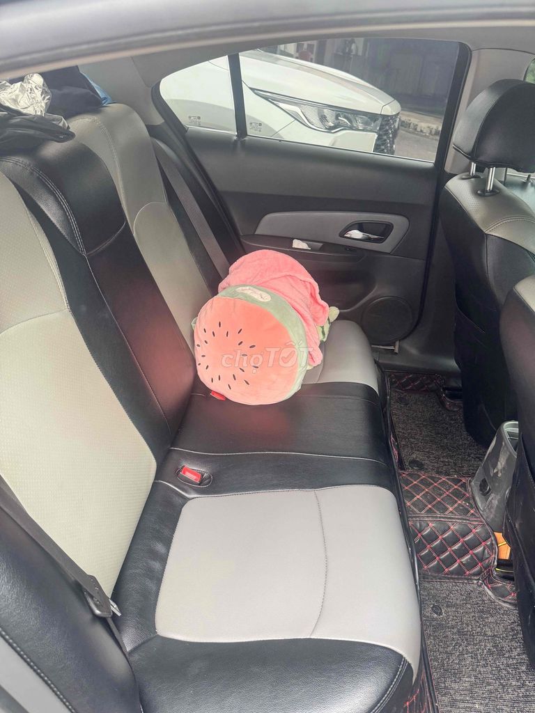Chevrolet Cruze 2011 - ảnh 2
