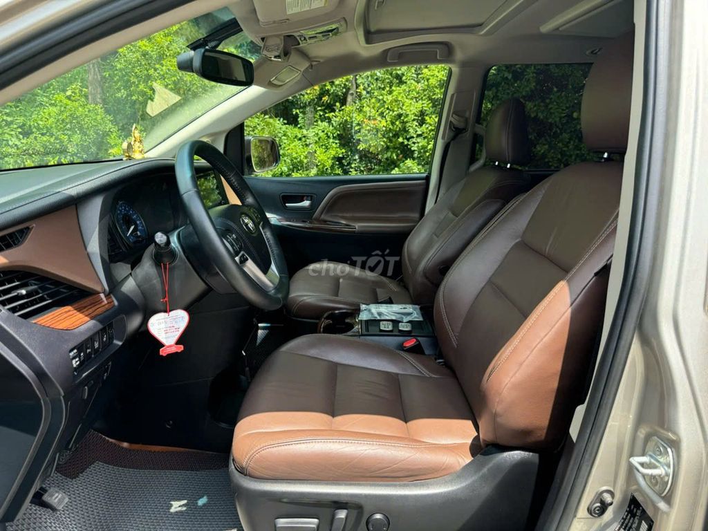 Toyota Sienna 2017 - ảnh 5