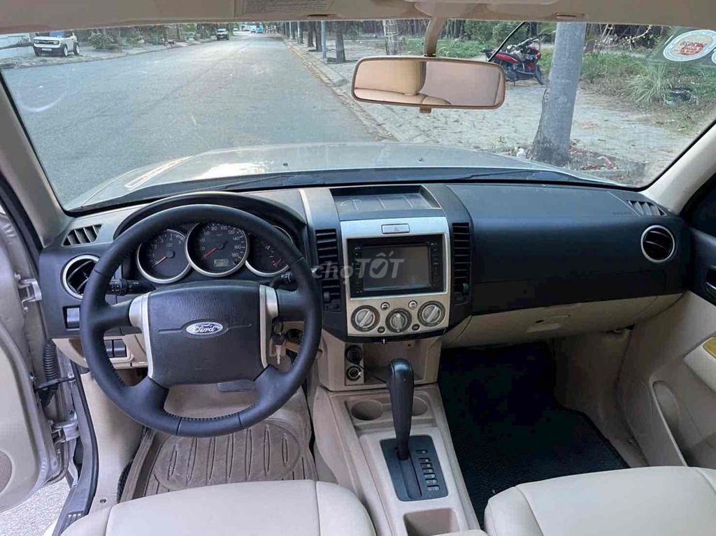 Ford Everest - ảnh 4