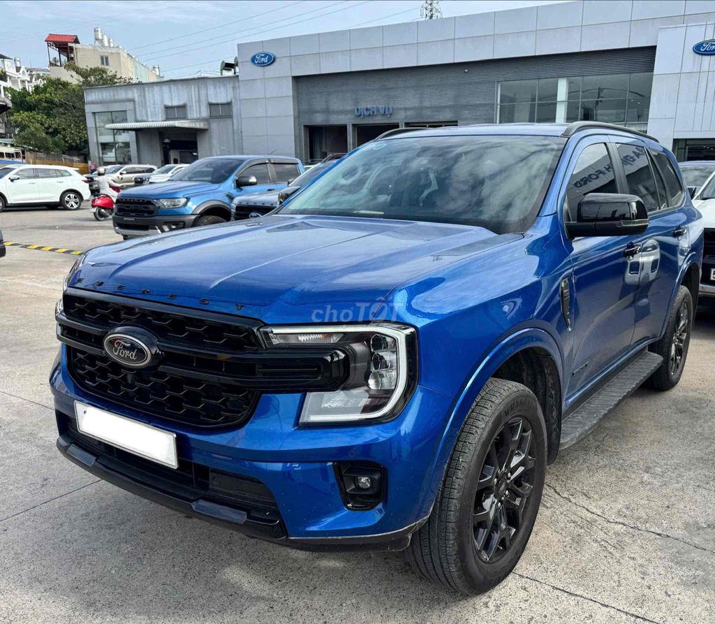 Ford Everest 2023 - ảnh 2