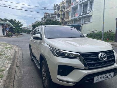Toyota Fortuner - ảnh 1