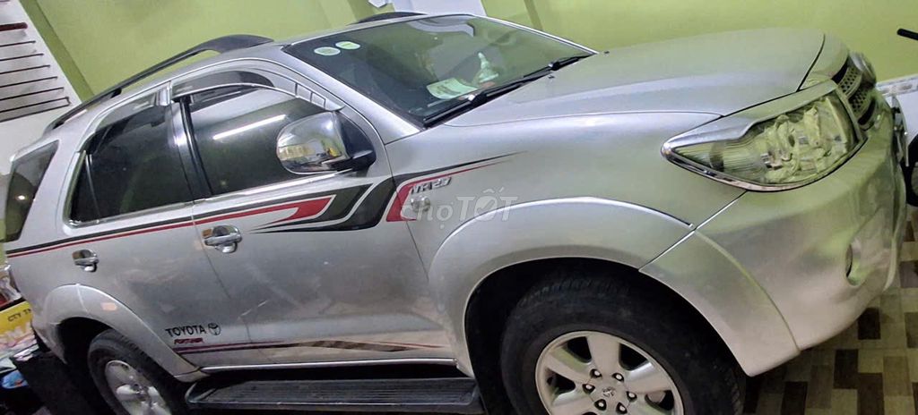 Toyota Fortuner 2009 - ảnh 5