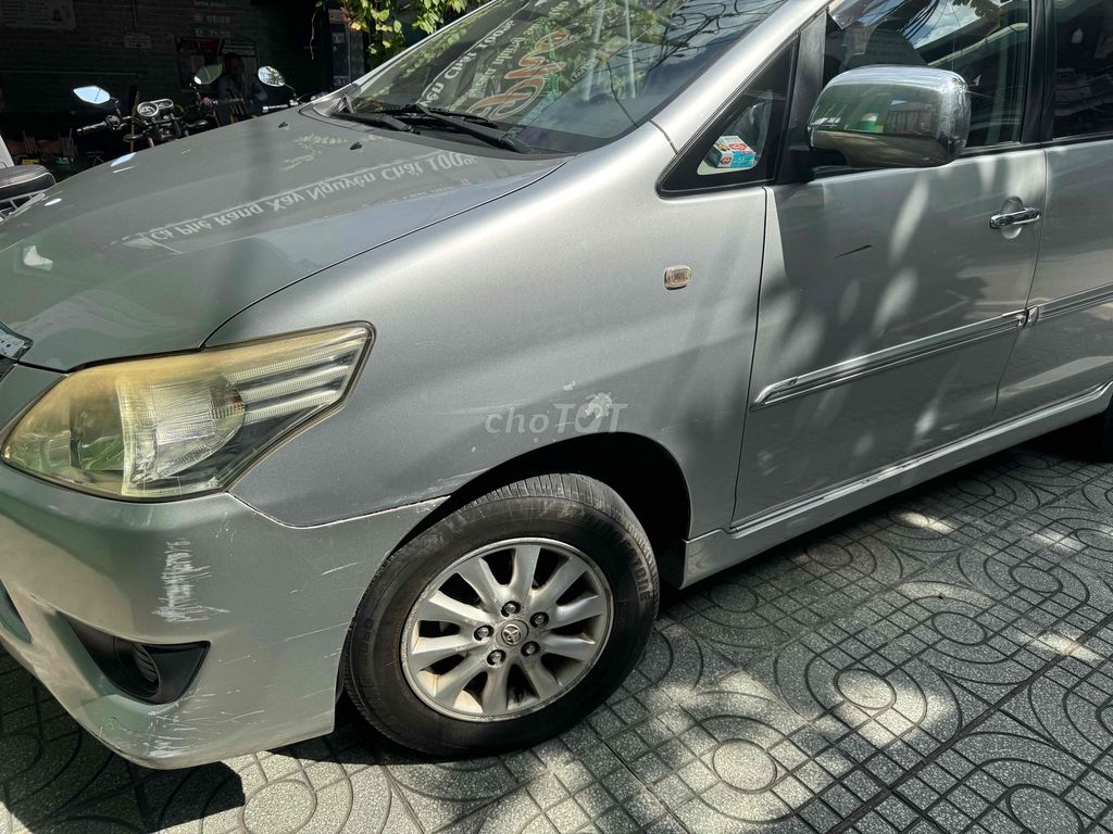 Toyota Innova 2012 - ảnh 2