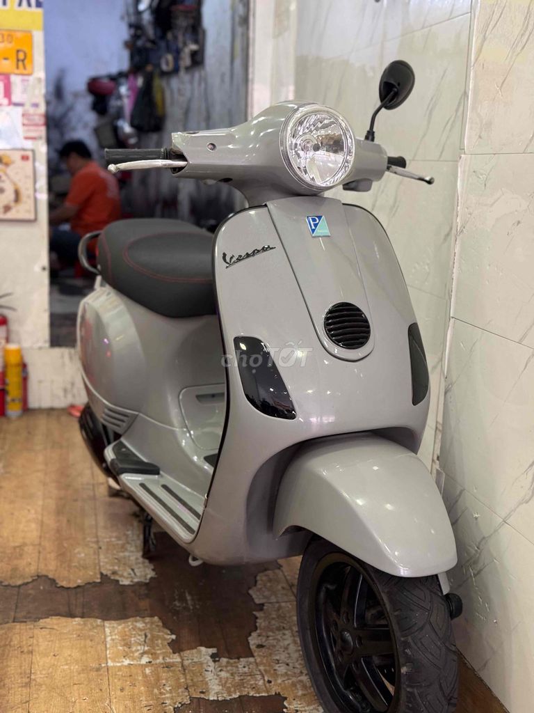 Piaggio Vespa 2011 - ảnh 2