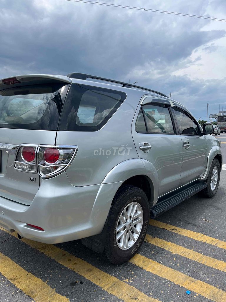 Toyota Fortuner 2012 - ảnh 2