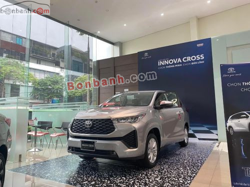 Toyota Innova Cross 2.0V CVT 2026 - ảnh 2