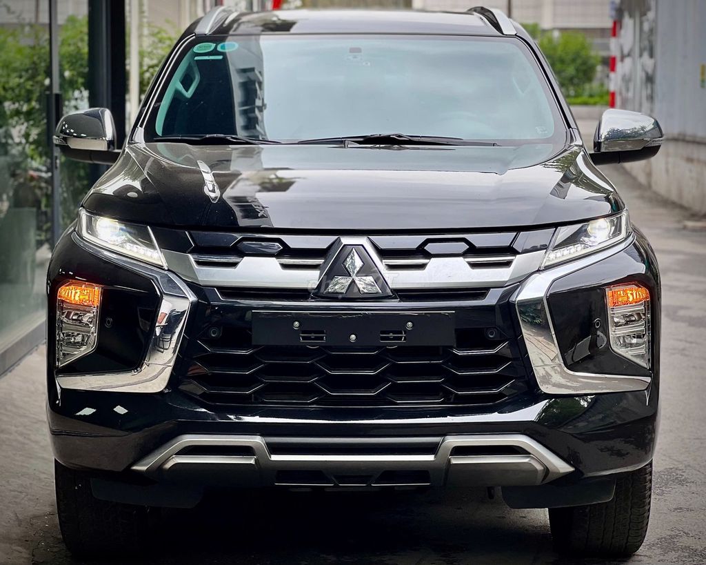 Mitsubishi Pajero Sport 2024 - ảnh 1