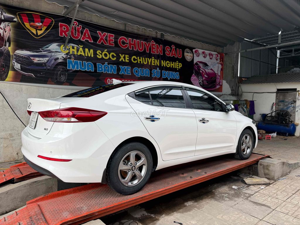 Hyundai Elantra 2018 - ảnh 3