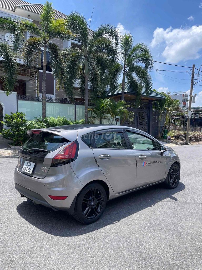 Ford Fiesta 2011 - ảnh 3