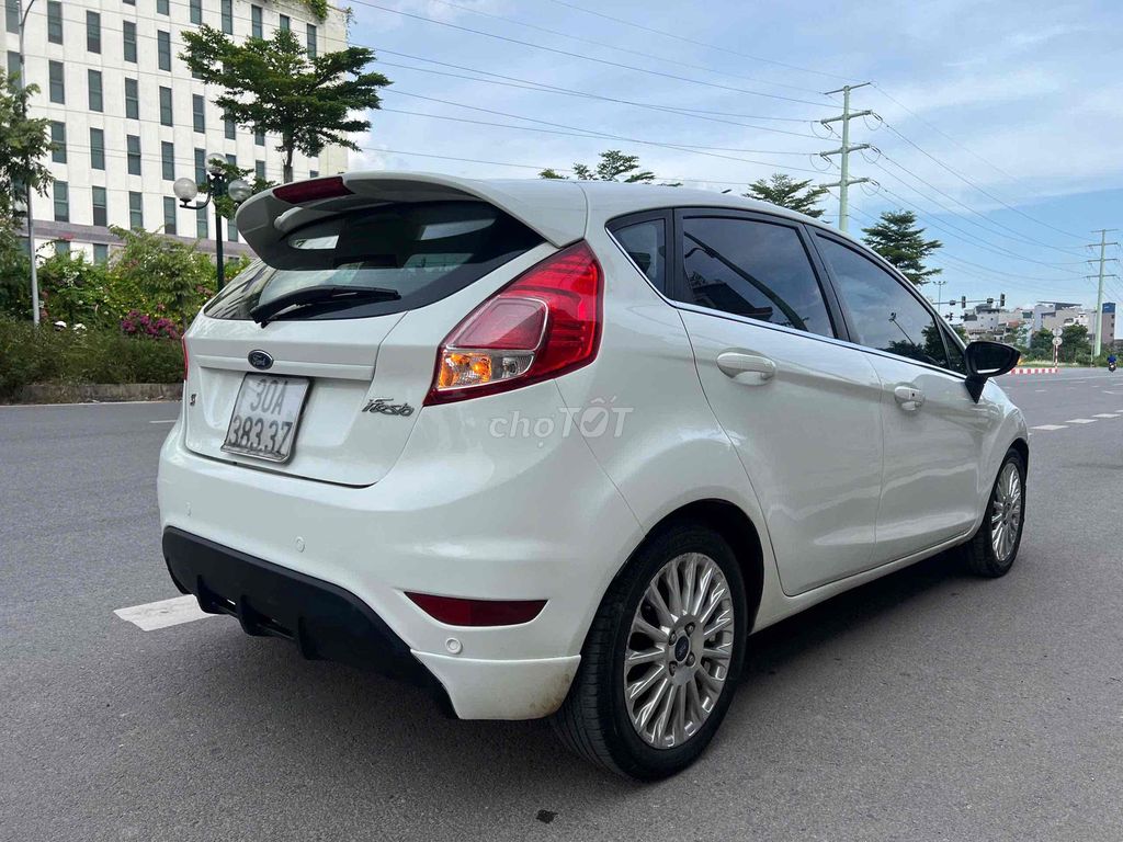 Ford Fiesta 2015 - ảnh 4