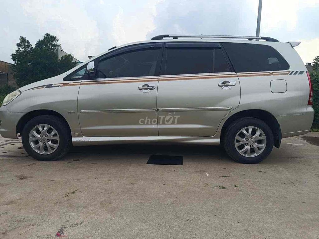Toyota Innova 2006 - ảnh 2
