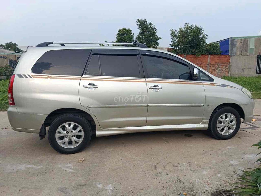 Toyota Innova 2006 - ảnh 3