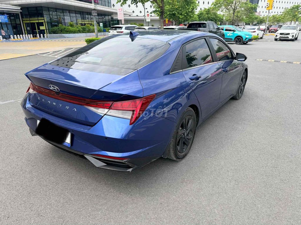 Hyundai Elantra 2023 - ảnh 4