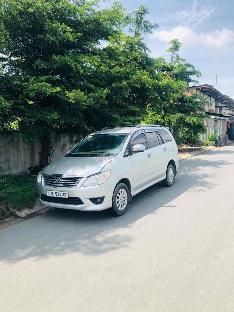 Toyota Innova 2012 - ảnh 2