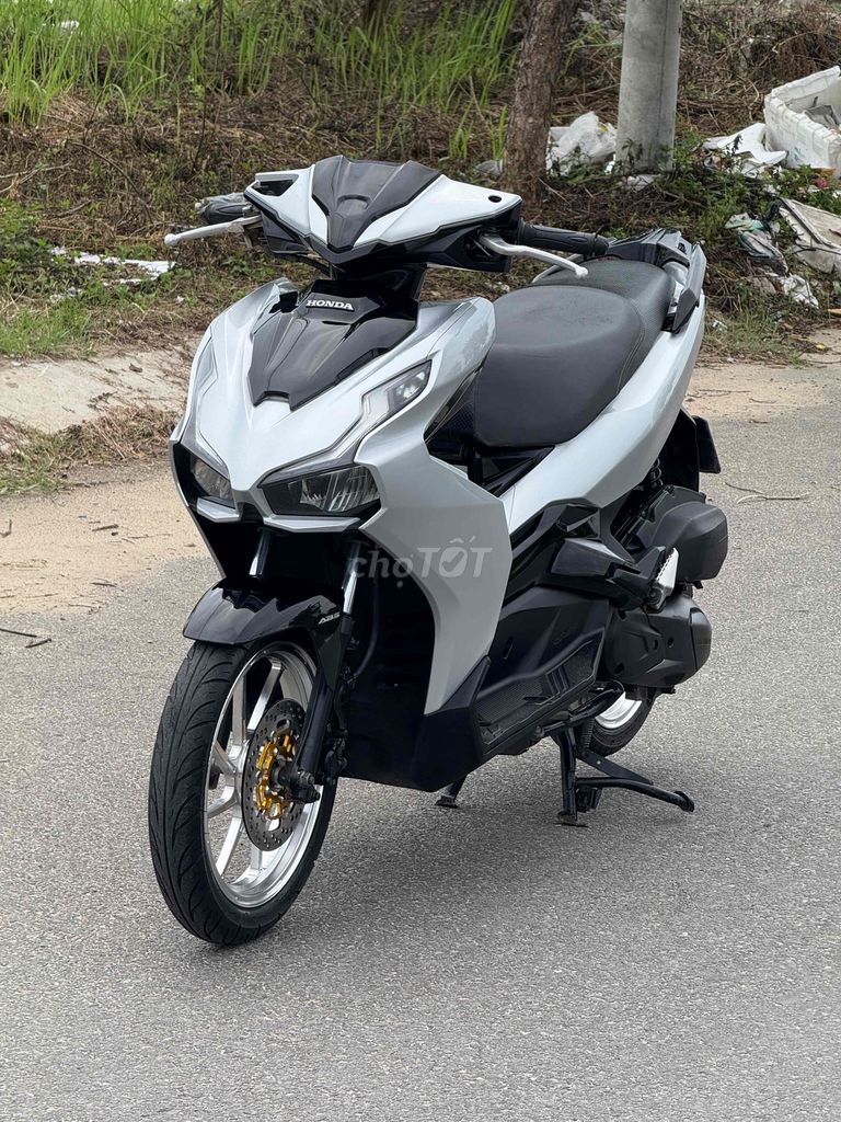 AB 2020 - ảnh 1