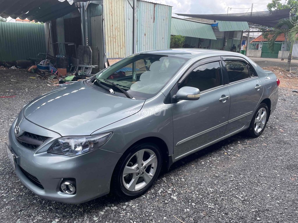 Toyota Corolla Altis 2011 - ảnh 3