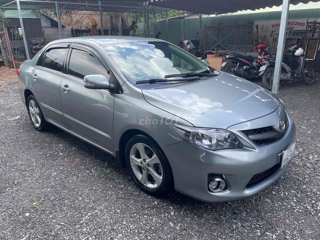 Toyota Corolla Altis 2011 - ảnh 4