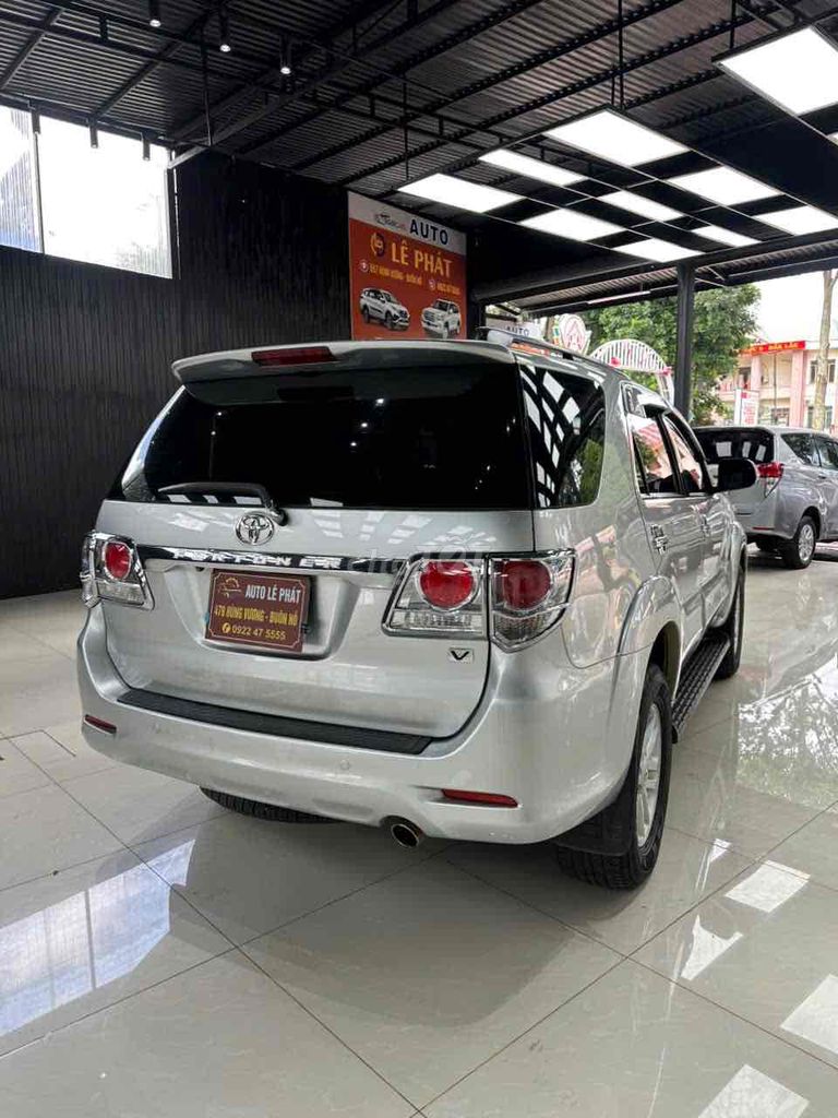 Toyota Fortuner 2012 - ảnh 5