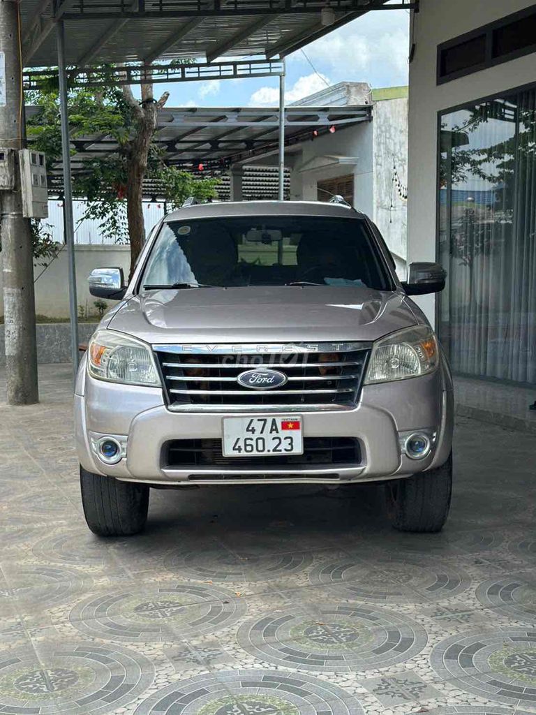 Ford Everest 2011 - ảnh 1