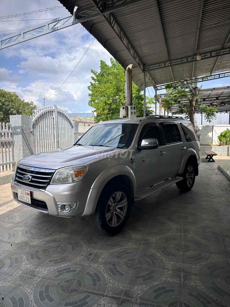 Ford Everest 2011 - ảnh 2