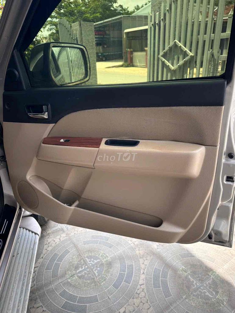 Ford Everest 2011 - ảnh 5