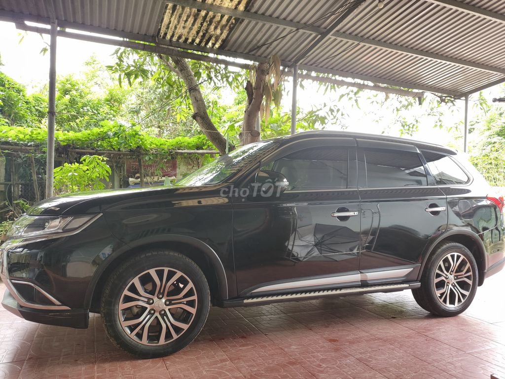 Mitsubishi Outlander 2019 - ảnh 1