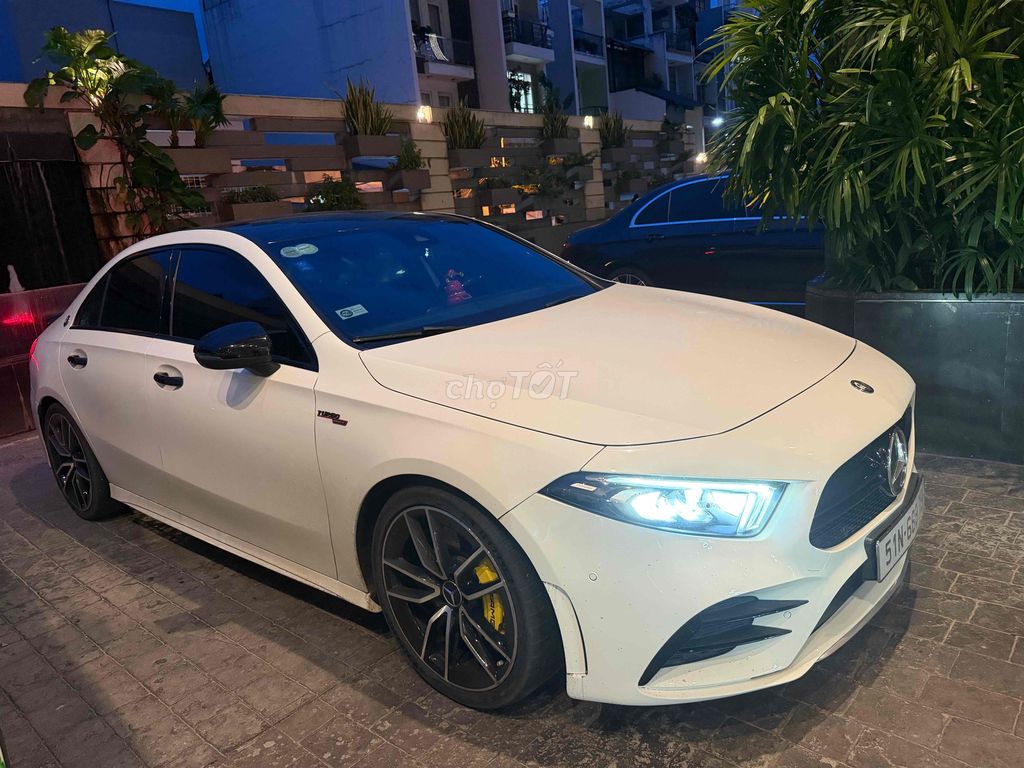Mercedes-Benz - ảnh 1