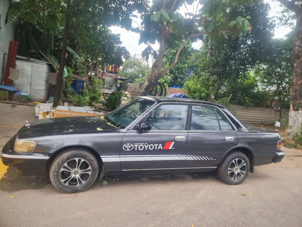 Toyota Cressida - ảnh 1