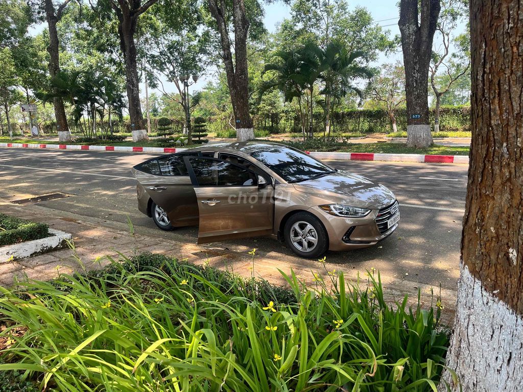 Hyundai Elantra 2018 - ảnh 2