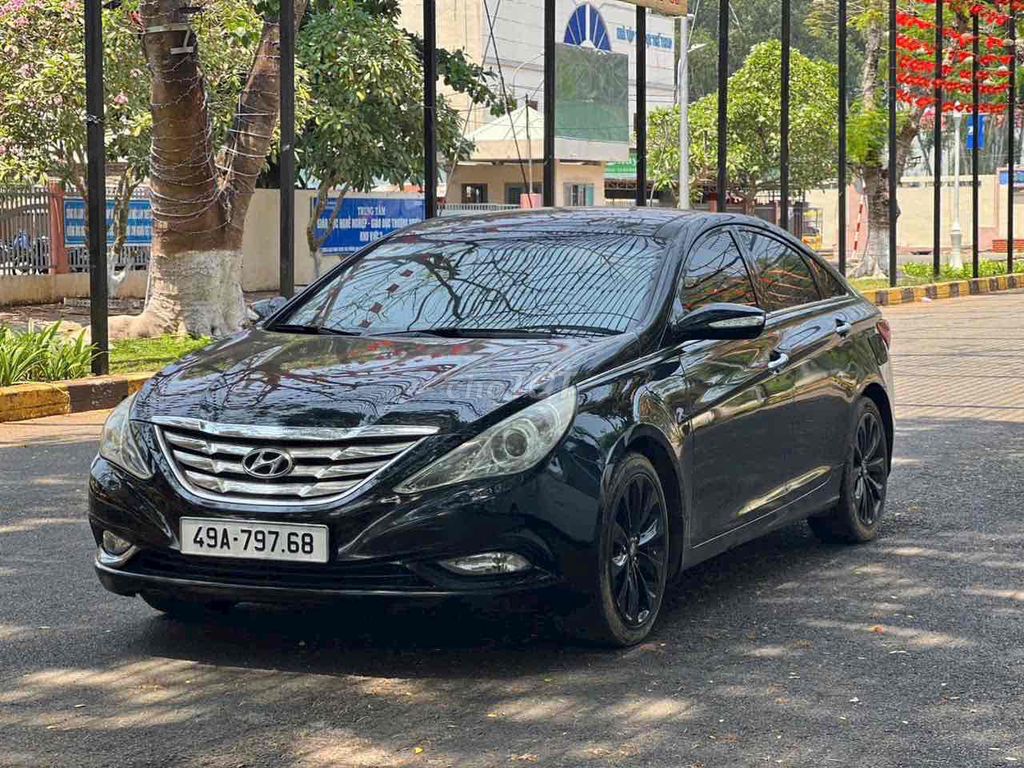 Hyundai Sonata 2011 - ảnh 2