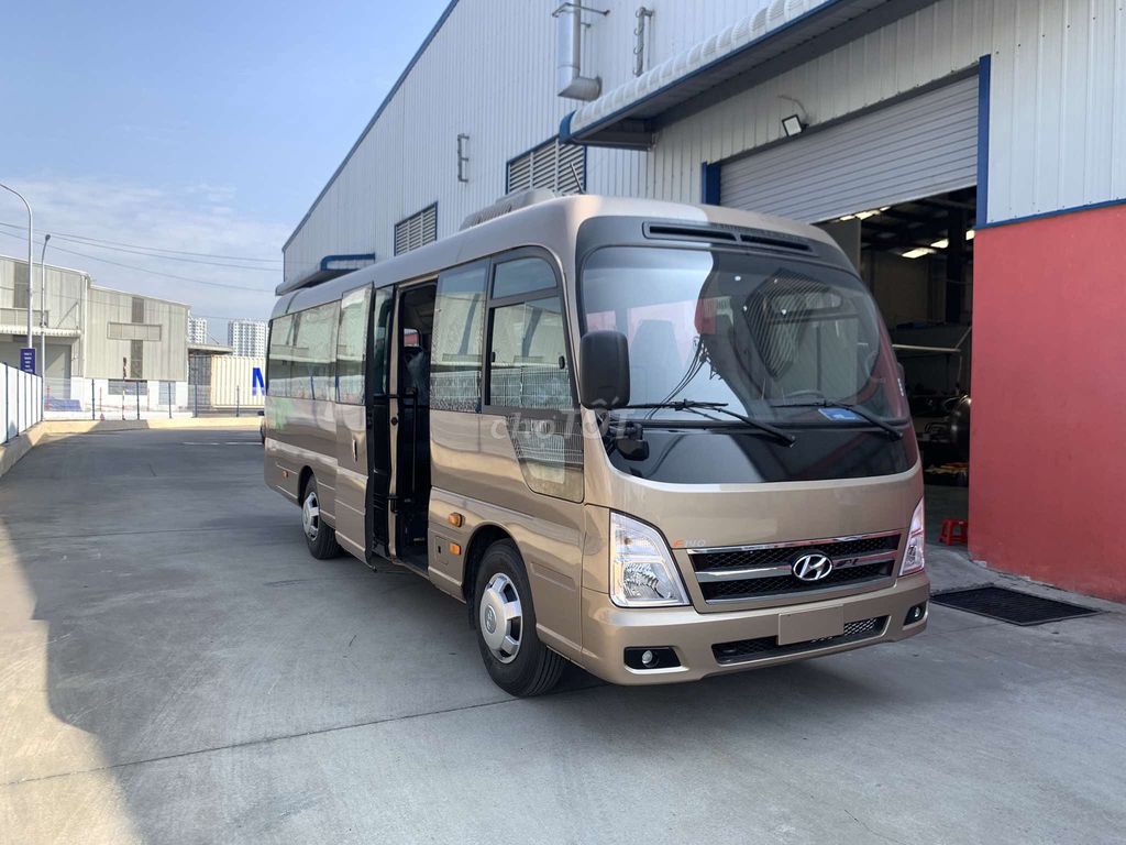 Hyundai County 2026 - ảnh 1
