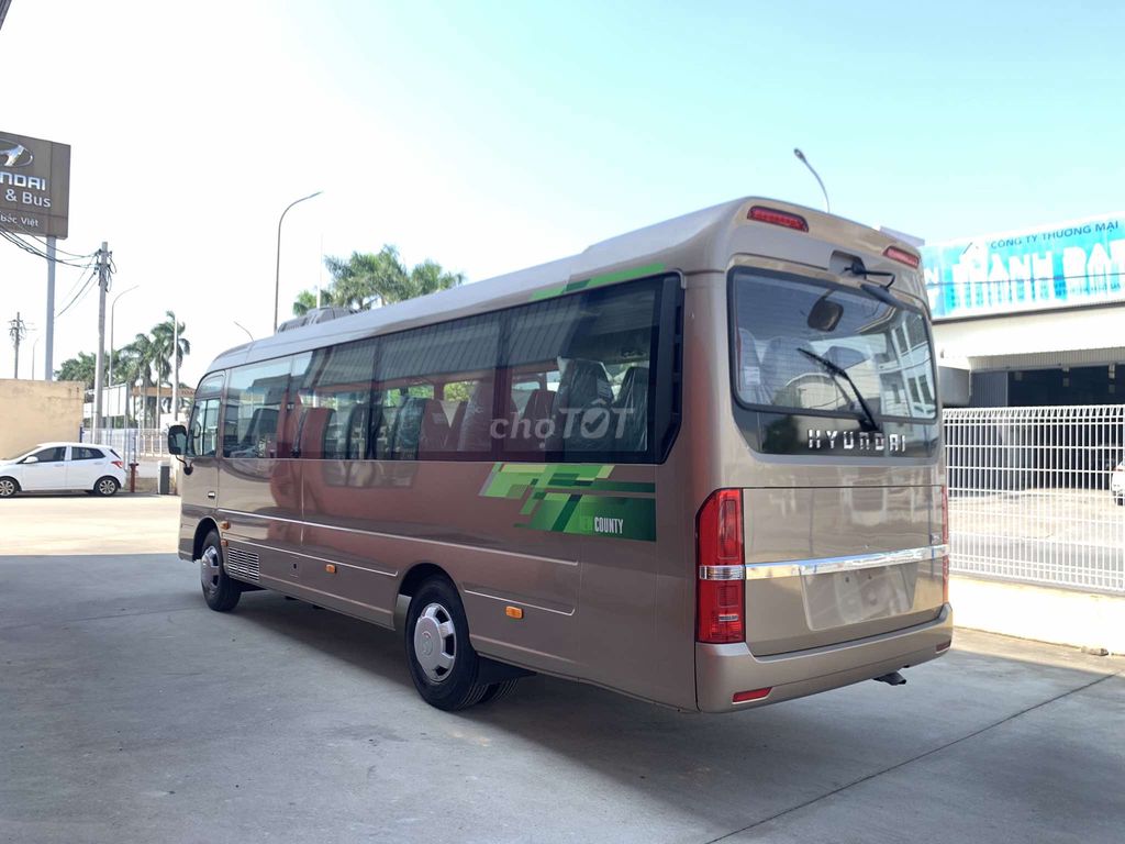 Hyundai County 2026 - ảnh 5