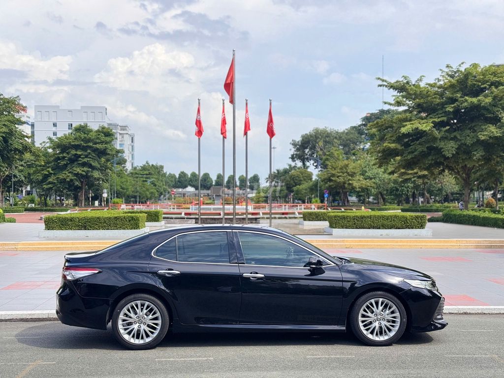 Toyota Camry 2.5Q 2019 - ảnh 4