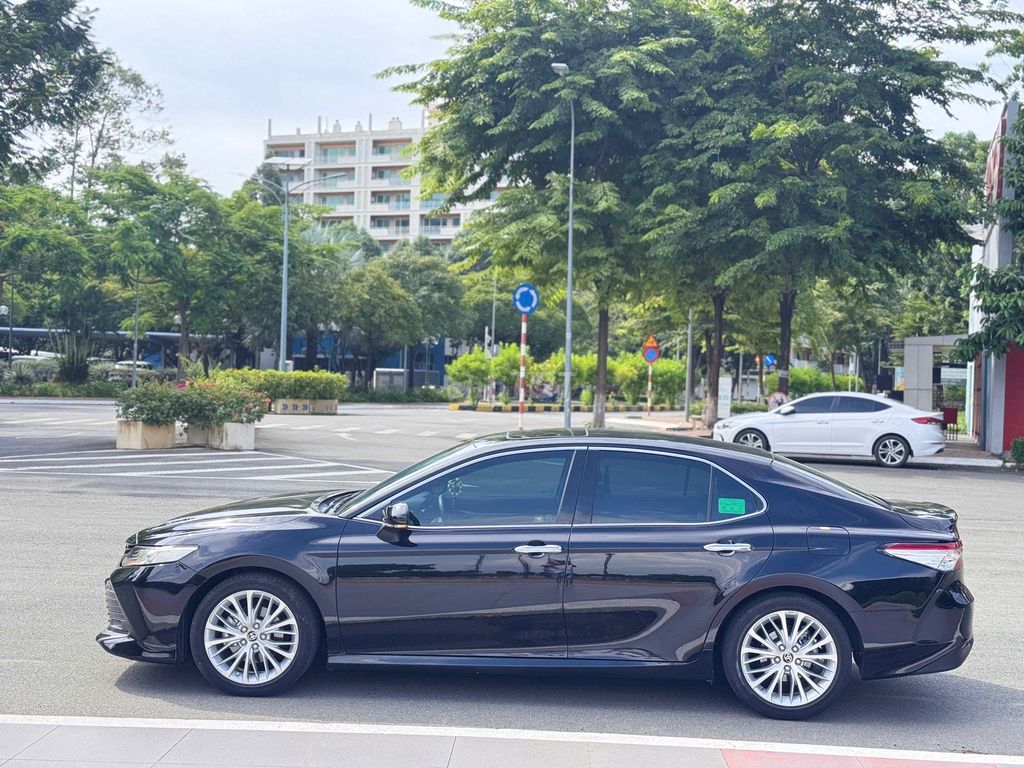 Toyota Camry 2.5Q 2019 - ảnh 5