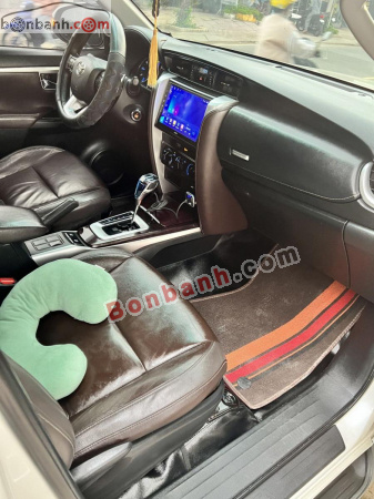 Toyota Fortuner 2.4G 4x2 AT Legender 2020 - ảnh 2