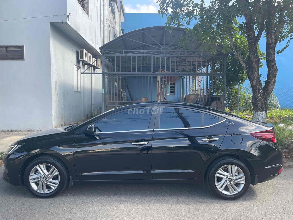 Hyundai Elantra 2019 - ảnh 1