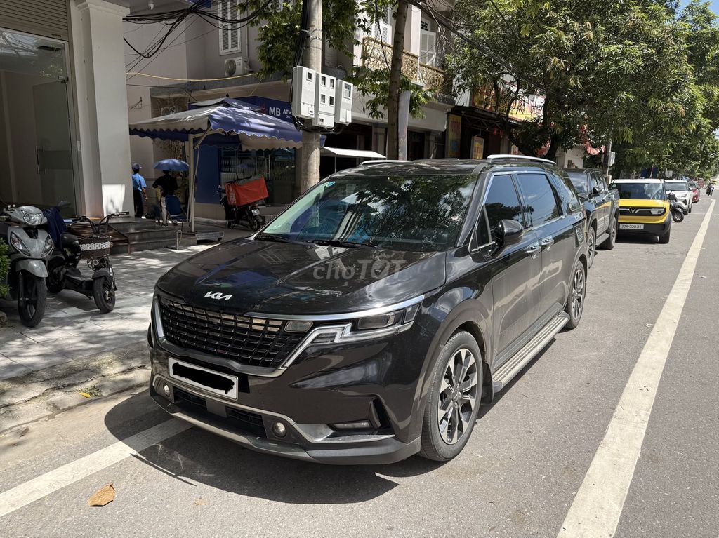 Kia Carnival - ảnh 1