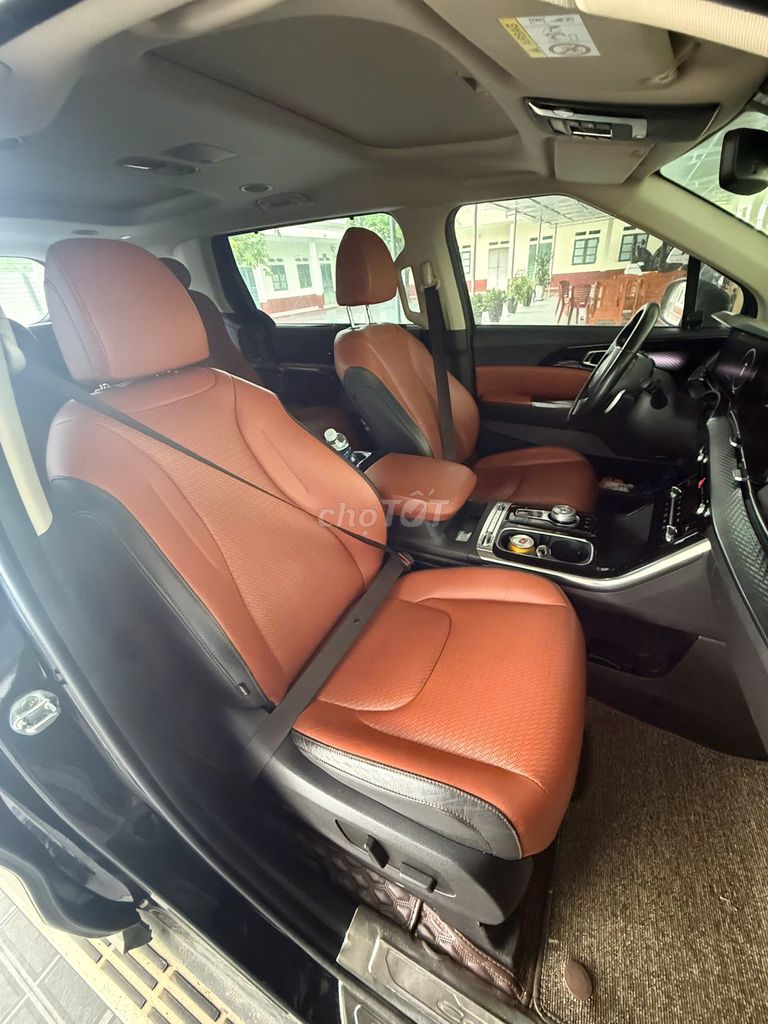 Kia Carnival - ảnh 4