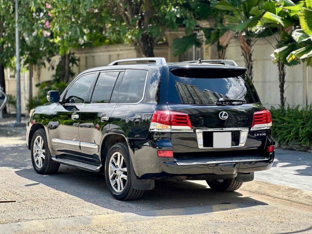 Lexus LX 2012 - ảnh 3