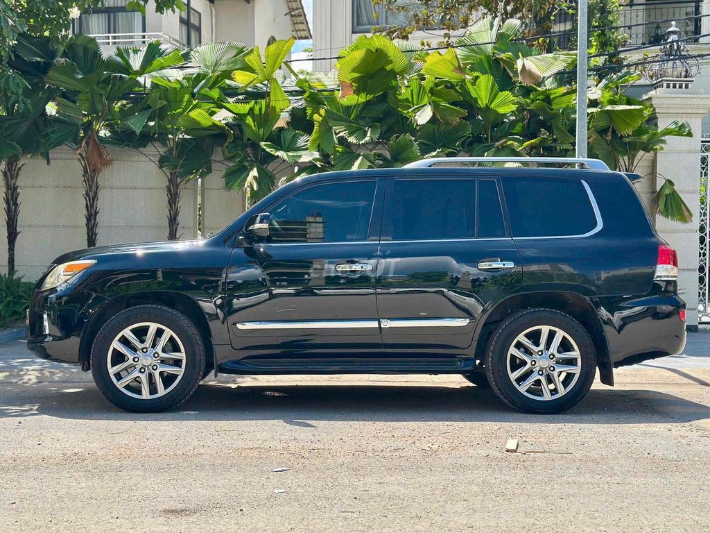 Lexus LX 2012 - ảnh 4